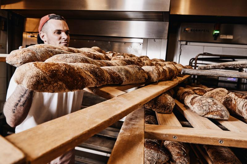 Brotherstellung, Brot, Handwerk, Backwerk, Bäckerei, Pfeifle, Andreas Gerhardt, Nacht